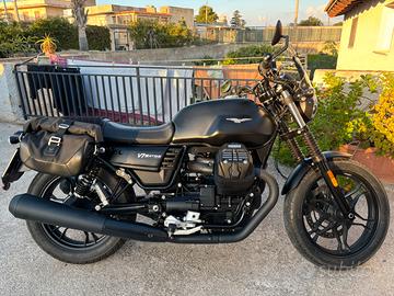 Moto guzzi v7 stone