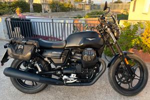 Moto guzzi v7 stone