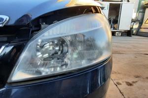 TATA INDIGO STATION WAGON 2009 - FARO ANTERIORE SI