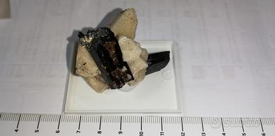 Minerale: Pirocloro Aegirina Ortoclasio