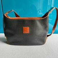 Borsa Serapian