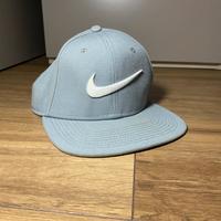 Cappello con visiera Nike