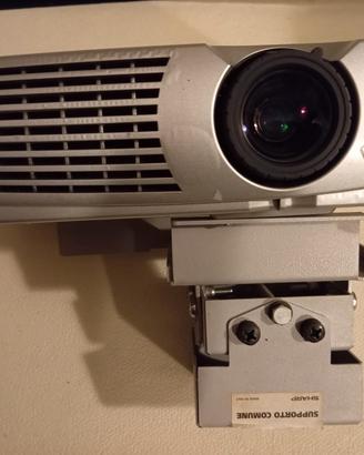 videocamera Sharp con schermo gigante