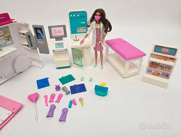 Barbie fast cast clinic playset+ clinica mobile