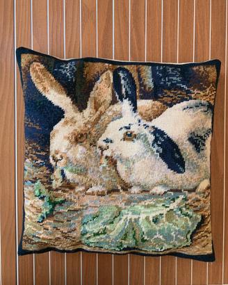 Cuscino arredo vintage ricamato a mano