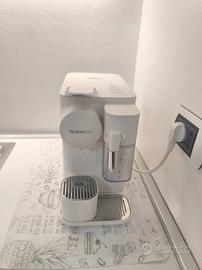 macchina del caffè Nespresso Lattissima One