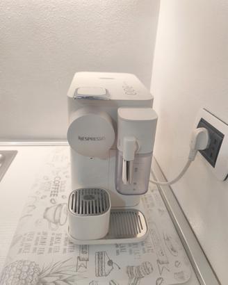 macchina del caffè Nespresso Lattissima One