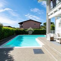 VILLA SINGOLA A POLPENAZZE DEL GARDA