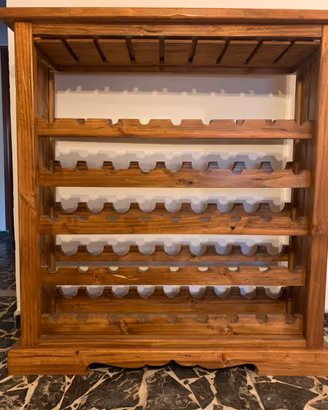 Cantina artigianale in legno per vino