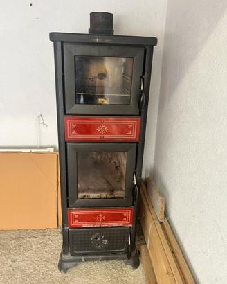 Stufa a legna verticale  con forno