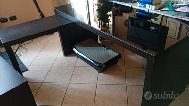 Scrivania  con tavolino estraibile