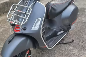 Vespa hpe 300 supersport