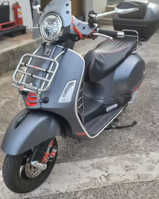 Vespa GTS hpe 300 supersport
