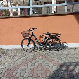 Bici elettrica Brera Broadway nera