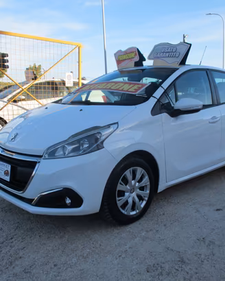 Peugeot 208 1.4 HDi 68 CV 5 porte Allure