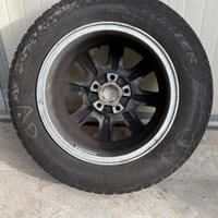 Gomme termiche con cerchi in lega da 15