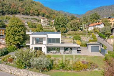 Villa di 280 m² con più di 5 locali e box auto a C