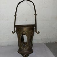 Lanterna vintage in metallo decorato – antico