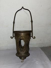 Lanterna vintage in metallo decorato – antico