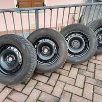 Gomme da neve + cerchi in acciaio per SUV