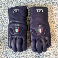 guanti invernali Emporio Armani olimpiadi 2022