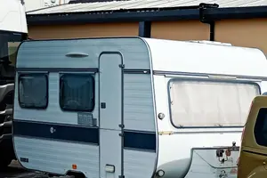 Roulotte Adria accessoriata 
