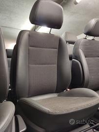 Sedile anteriore dx OPEL ZAFIRA del 2010