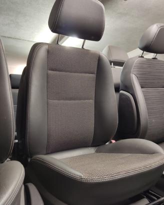 Sedile anteriore dx OPEL ZAFIRA del 2010