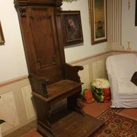 Trono in legno