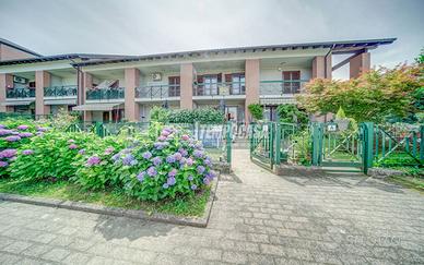 GATTICO - VILLETTA A SCHIERA DI QUATTRO LOCALI E B