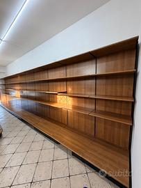 Scaffali/espositori  per negozio in legno