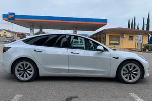 Tesla Model 3 Long Range