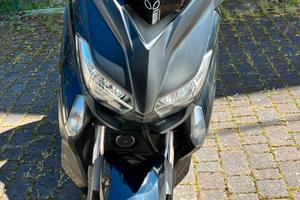 Yamaha XMAX 400 accessoriato