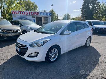 HYUNDAI i30 1.6 CRDI*128CV*NAV*RETROCAM - 2014