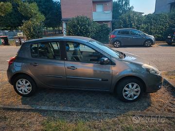 Auto Clio Renault 2011
