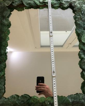 Specchio con cornice in foglie