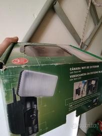 Faretto led con sensore di movimento e telecamera 