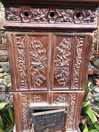 Stufa a legna in ceramica