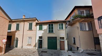 Trilocale con terrazzo a Varenna