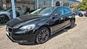 volvo-v40-d2-r-design-momentum