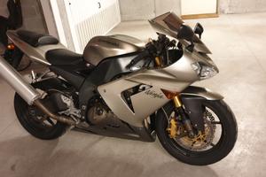 Kawasaki Ninja ZX-10R 1000 2005