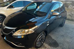 Lancia Ypsilon Platinum 1.3 MTJ 95 CAVALLI FULL