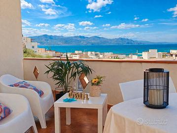 Risvegli sul blu:casa a due passi dal mare Limonce