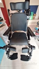 Seggiolone polifunzionale per anziani e disabili