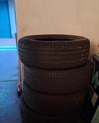 Treno pneunatici Pirelli scorpion 235/60 R18