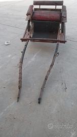 calesse antico in legno vintage da ristrutturare 