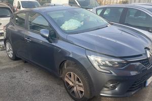 RENAULT CLIO ZEN 2021 INCIDENTATA
