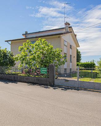 Casa indipendente con due unità autonome e ampi...