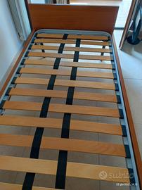 Letto singolo con rete a doghe e materasso