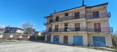 Fabbricato indipendente residenziale e commerciale